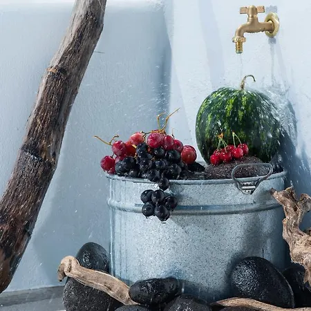 Azar Luxury & Villa Imerovigli (Santorini)
